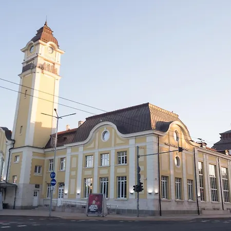 Lejlighed Large 2 Bedrooms Flat - Center - In Front Of The