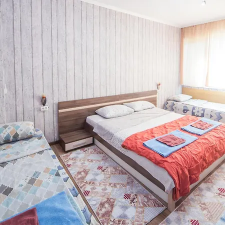 Large Flat With Extra Beds - Center - In Front Of The