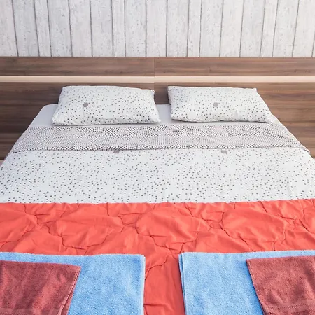 Large Flat With Extra Beds - Center - In Front Of The Апартаменти *