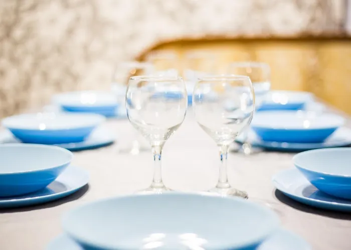 Large 2 Bedrooms Flat - Center - In Front Of The Apartmán *