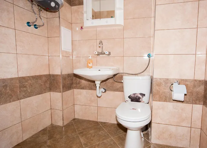 Large 2 Bedrooms Flat - Center - In Front Of The Apartmán *