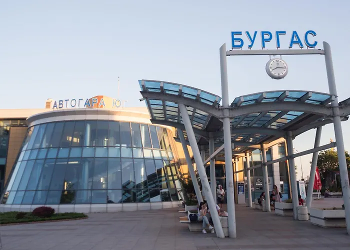 Large 2 Bedrooms Flat - Center - In Front Of The Apartmán